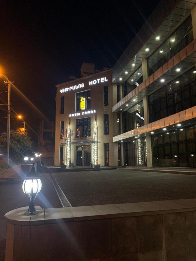 Best Hotel Jerevan Exteriör bild